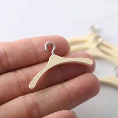 3pcs/6pcs/20pcs/30pcs Mini Wooden Clothes Hangers, Wooden Hanger Stands, For Hanging Doll Clothes, Pocket Furniture Model, Miniature Life Scene Accessories, Dollhouse