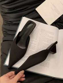 女士尖头凉鞋 - 舒适低跟，夏季PU鞋面和橡胶鞋底，百搭黑色休闲正装鞋款，厚底设计，优雅轮廓，耐穿轻便，适合办公穿着