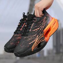 轻便缓震碳纤维板马拉松跑鞋，专为青少年设计，碳纤维材质，透气耐穿，休闲跑步鞋，柔软鞋底，渐变色设计。 - 亮橙色 - 查看 3