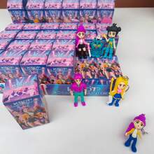 Mattel Llavero colgante de caja ciega, figura de equipo de chica de The Witcher, accesorios de estrella de anime, entrega aleatoria, premio escolar - Multicolor - Ver 3