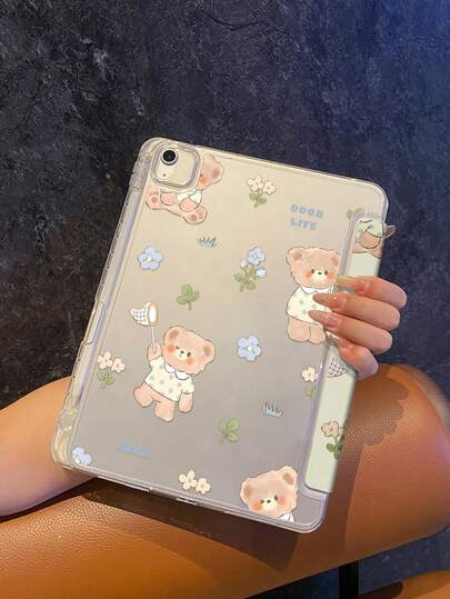 Taking "Cute Bear + Small Flowers And Grass" As The Theme, This "Flower Bear" Tablet Case Features Soft Mint Green/Cream White Color Schemes-With A Clean, Healing And Non-Tiring Design. The Bear Is Dressed In A Polka-Dot Outfit, Holding A Small Net Bag Or A Flower, And The Overall Look Is Like A Walking Diary In A Spring Garden.