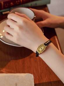 1pc New Vintage French Engraved Gold-Tone Small Dial Ladies' Wrist Watch, Elegant & Fashionable, Delicate & Compact, Waterproof Quartz Movement, Soft & Comfortable Strap, Suitable For Daily Wear, Formal Events, And Accessorizing Your Wrist. - Gold - View 7