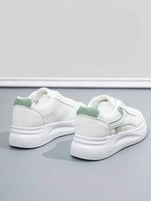 2026 New Spring/Autumn Fashion Casual Versatile Thick Sole Lace-Up White Platform Sneakers, Waterproof, Women Sports Shoes