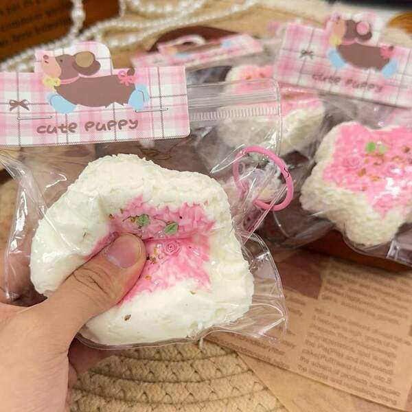 逼真樱花造型慢回弹饭团减压玩具 - 超柔软慢回弹材质，回弹减压设计，便携式桌面摆件，节日、生日完美礼物