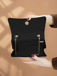 REMANLAND 1 chiếc ví cầm tay nhung thanh lịch và thời trang, phù hợp cho phụ nữ, nữ sinh, người mới bắt đầu và các quý cô công sở dự tiệc, dạ hội, tiệc cưới. Hoàn hảo cho các cô gái thích tiệc tùng, phụ nữ, món quà lý tưởng cho các bữa tiệc, đám cưới, dạ hội, tiệc chiêu đãi, dạ tiệc. - màu đen - Xem 8