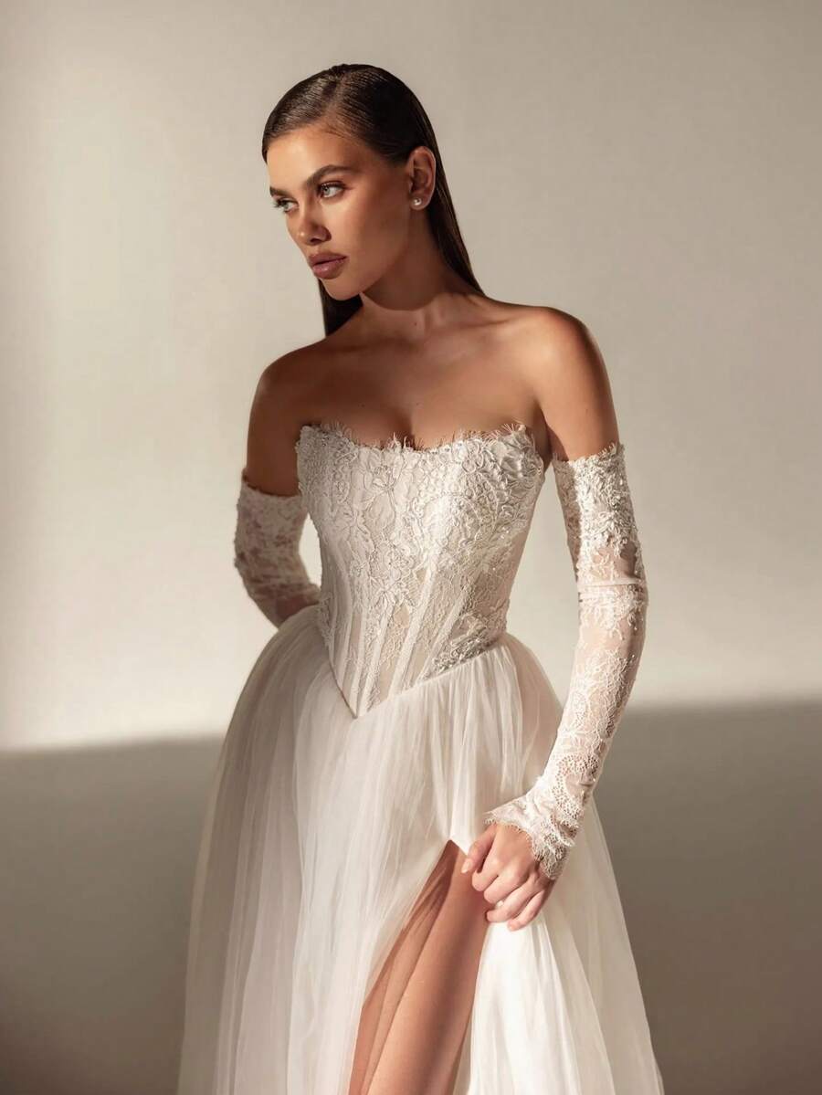 Romantic-Glam Strapless Lace Corset Off-The-Shoulder Long Sleeve Tulle Wedding Dress With High-Thigh Slit, Wedding Dresses For Bride, Elegant And Comfortable, Includes Plus Sizes, Bridal Gown, Formal Dresses For Women, Suitable For Wedding, Party, Vacation, Bride, Formal Occasions, Dinner Dress, Prom Dress, After-Party Dress, Homecoming Dress, Cocktail Party, Birthday Party, Celebration, Gala, Festival, Ceremony - 白色 - 查看 1