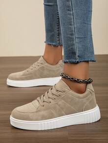 女士休闲低帮运动鞋，舒适、时尚、透气、软底、轻便，适合日常穿着和滑板。 - 棕色 - 查看 5