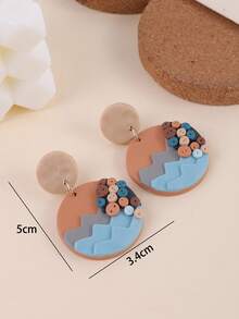 一对手工制作的3D点状效果圆形吊坠耳环，现代几何设计，适合派对、度假、日常佩戴