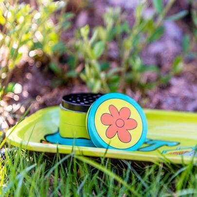 1pc New Green Floral 50mm 4-Layer Zinc Alloy Metal Grinder, Manual 4-Layer Metal Herb Grinder, Metal Grinder, Essential Gift, Holiday Gift, Smoking Accessory