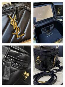 Yves Saint Laurent 这款黑色方形单肩包专为女性设计，饰有黑色品牌标志，适合日常休闲使用。它是圣诞节期间送给女性的理想礼物。