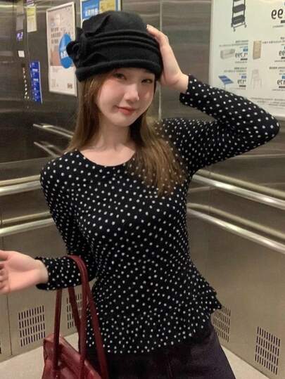 甜美风格纯色波点长袖T恤，荷叶边下摆修身叠穿上衣，女士春季