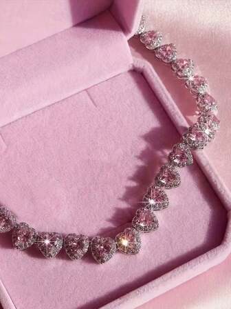 时尚优雅闪亮粉色心形项链手链套装，适合女士参加派对、日常佩戴、音乐节、情人节、节日礼物等场合。