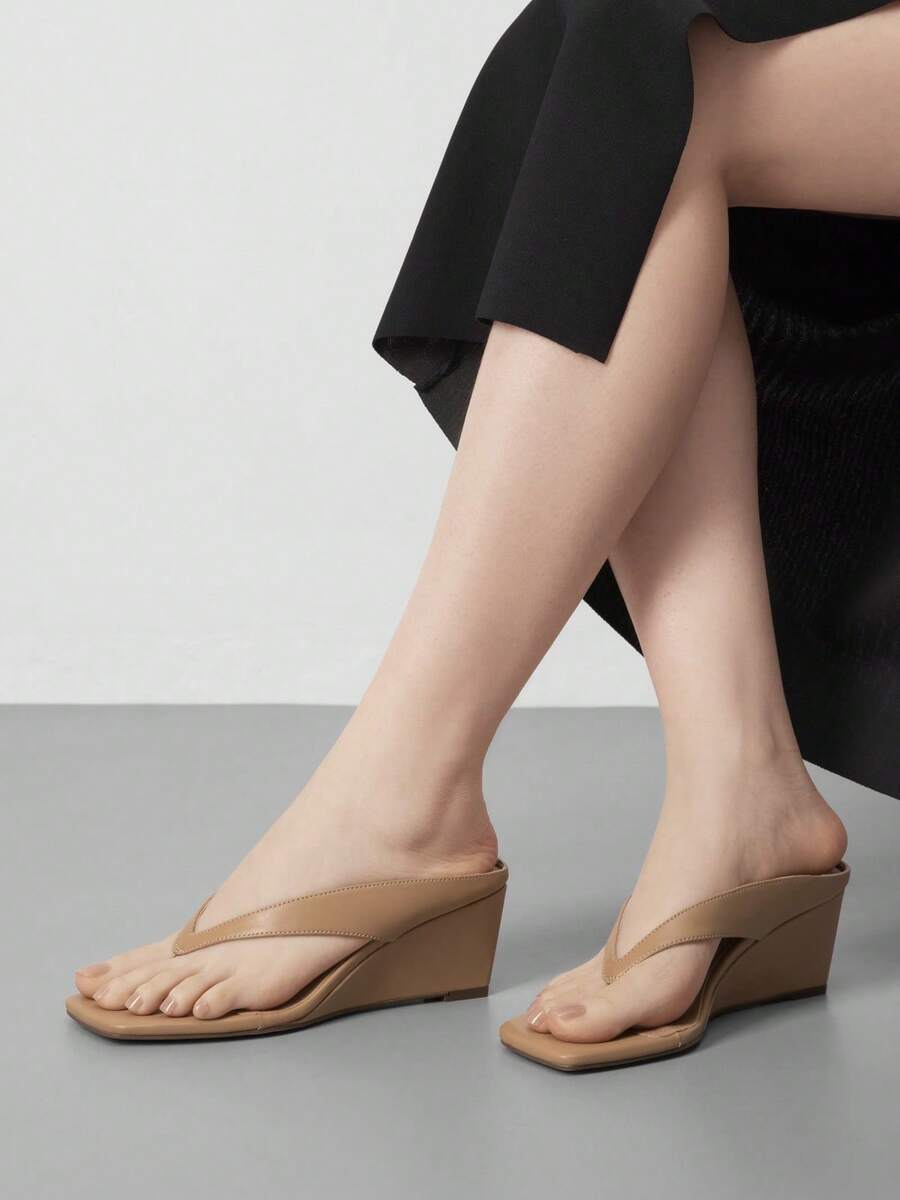 Athlefit Women's Low Wedge Sandals Dressy Square Open Toe Summer Beach Flip Flops Thong Heeled Sandals Providing A Comfortable Wearing Experience So You Can Walk Or Stand For Long Periods Without Feeling Tired - 譚 - 查看 1