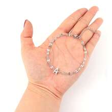 1 pieza Pulsera con colgante inicial clásico de acero inoxidable plateado con cadena de labios para hombres - Plateado - Ver 3