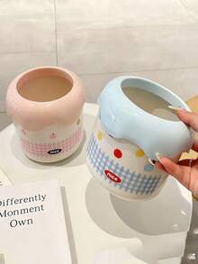 1 thùng rác mini có nắp đậy, thùng rác để bàn bằng nhựa thiết kế nắp lật giúp ngăn mùi hôi, thích hợp để đựng vỏ trái cây và giấy vụn, giúp giữ cho bàn làm việc, phòng tắm, văn phòng tại nhà, bàn cà phê, phòng làm việc, phòng khách, phòng học gọn gàng và ngăn nắp. - Nhiều màu - Xem 7