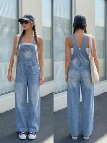 女士休闲水洗宽松牛仔背带裤，阔腿款式，带可调节肩带和口袋，适合春夏季节、假日、节日、假期、情人节派对等场合穿着。