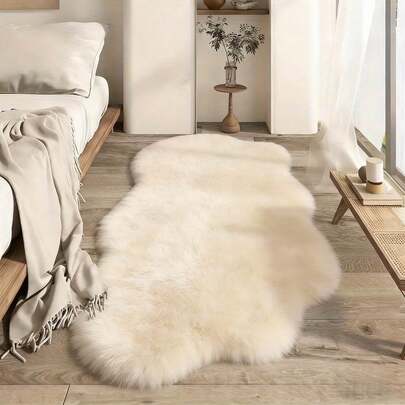 1pc Cloud Shaped Plush Carpet - Beige Soft, Suitable For Living Room, Bedroom, Hallway - Modern Asymmetrical Cloud Shape, Machine Washable, Comfortable Gift, 1-5cm Trimming Tolerance, Bedroom Decor, Small Rug, Carpet, Home Decor, Living Room Carpet, Living Room Small Rug, Bedroom Carpet, Outdoor Carpet, Washable Carpet, Fleece Carpet, Furry Carpet, Autumn/Winter Carpet