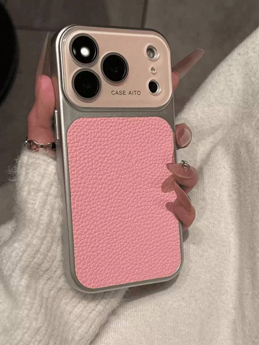 Casing Ponsel Kulit Pink Gaya Klasik dengan Tekstur Leci Vintage, Warna Solid, Kompatibel dengan iPhone 17 Pro Max, Kompatibel dengan Apple Seri 16, 15, 14, 13, Cocok untuk Pasangan, Anti Jatuh, Pelindung Lensa, Hadiah Musim Gugur/Musim Dingin, Paskah, Musim Semi, dan Ulang Tahun. - Berwarna merah muda - View 1