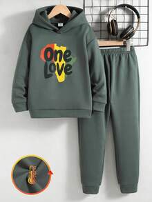 Bộ 2 món cho bé trai tuổi teen, gồm áo hoodie và quần dài in chữ, kiểu dáng thường ngày, có lớp lót giữ nhiệt, thích hợp cho mùa thu/đông. - Màu xám đen - Xem 1