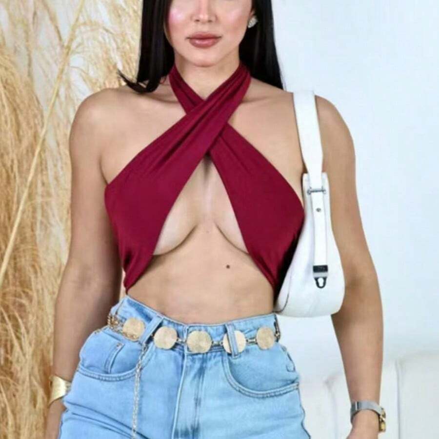 WO Cropped Top With A Crossover Neckline At The Front, Suplex Fabric With Built-In Cups, Multi-Way Cropped Top With Tie Closure. New Arrival. - 酒紅色 - 查看 1