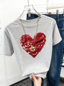 Camiseta casual de mujer con patrón de corazón de lentejuelas rojas, de moda, cómoda, transpirable, versátil para primavera/verano, clásica de manga corta y cuello redondo - Gris Claro - Ver 1