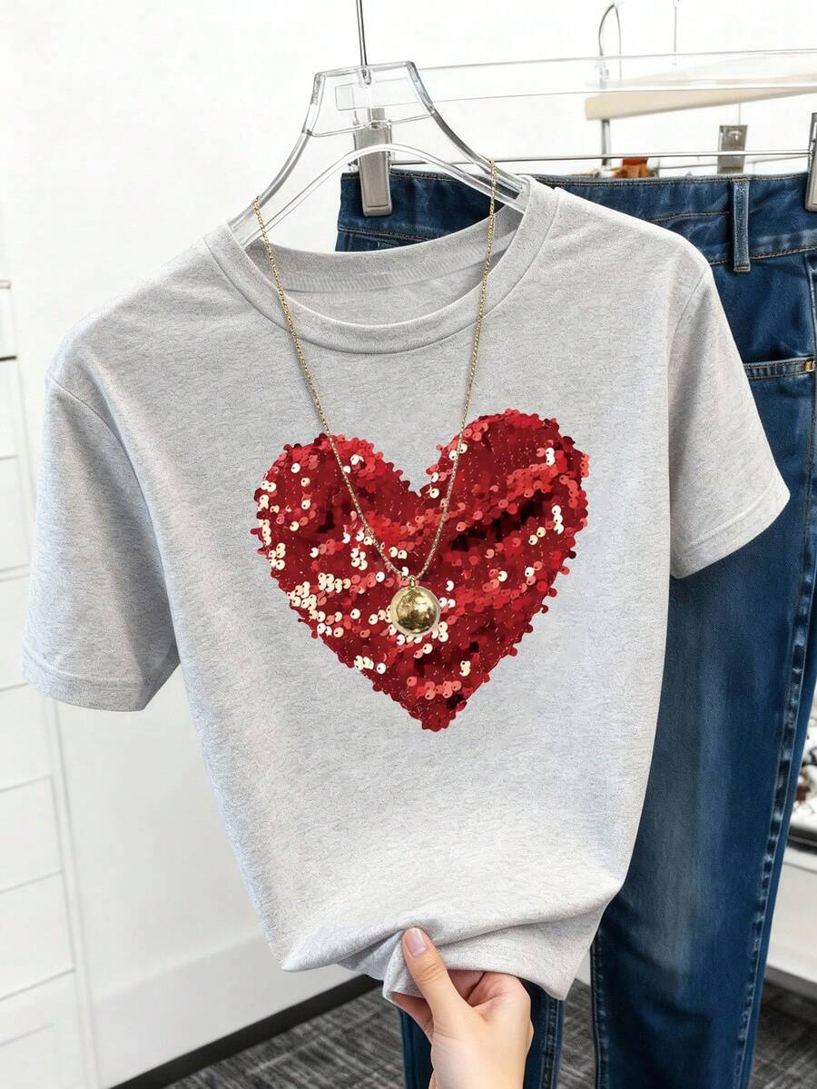 Camiseta casual de mujer con patrón de corazón de lentejuelas rojas, de moda, cómoda, transpirable, versátil para primavera/verano, clásica de manga corta y cuello redondo - Gris Claro - Ver 1