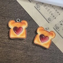 6/12 piezas Colgante de resina con diseño de comida de dibujos animados y lindos, como tostada de oso, tostada con diseño de corazón de mermelada - Adecuado para hacer joyas DIY, aretes, collares, llaveros, decoración y accesorios, mezcla aleatoria: tostada con crema y fresa, tostada con expresión de oso, pudín con corazón, tostada de oso, tostada con pata de gato, tostada con chispas de chocolate y crema - Colgante de tostada de dibujos animados - Ver 11