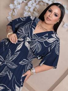Plus Size Long Dress With V-Neck And Short Sleeves - Navy Blue Print - View 4
