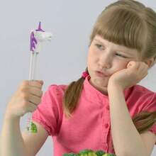 Genuine Fred MUNCHTIME Unicorn Chopsticks For Kids, Purple And White, Reusable Beginner Chopsticks With Animated Interactive Design, Fun Gift And Picky Eater Solution - ColorK - 查看 3