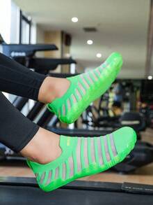 TOLLN 1 Pair Men's Soft Bottom Breathable Fitness Gym Treadmill Shoes