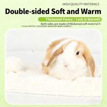 1 chiếc đệm lông mềm mại, dày dặn, ấm áp và thoáng khí cho thú cưng, thích hợp cho chuột lang, chuột hamster, nhím, sóc và thỏ. Một chiếc chăn làm tổ thoải mái cho động vật nhỏ, có thể giặt máy. Hoàn hảo cho du lịch và sử dụng di động, đồ dùng cho thú cưng thỏ, lồng chuột hamster, giường cho mèo, lồng thỏ. - Nhiều màu - Xem 4