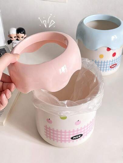 1pc Mini Covered Trash Can, Plastic Desktop Flip-Top Garbage Bin Design Prevents Odor Leakage, Suitable For Storing Fruit Peels And Paper Scraps, Keeping Desk, Bathroom, Home Office, Coffee Table, Office, Living Room, Study Tidy And Organized