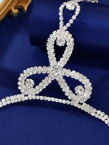 一套奢华水晶装饰银手链戒指套装，适合舞会、约会、派对、婚礼、新娘佩戴。