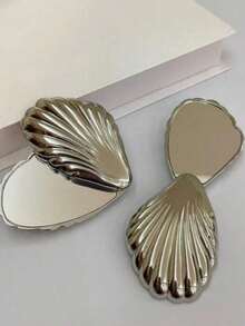 心形手持化妆镜，迷你便携折叠双面化妆镜，防碎旅行镜，可爱心形设计，方便随身携带，随时补妆，约会妆容准备，旅行必备，舞会妆容，适合年轻女性、学生、闺蜜、化妆新手，也是情人节、圣诞节、生日、赠品、旅行、平价好物等场合的绝佳礼物。 - 銀色 - 查看 15