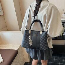 时尚印花大容量通勤包，新款经典百搭女士单肩手提斜挎包 - 彩色 - 查看 10