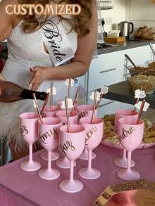 个性化亚克力塑料香槟杯，可定制姓名和标志。优雅的塑料香槟杯，是新娘派对、伴娘派对、单身派对和婚礼装饰的完美之选。时尚、可爱、色彩缤纷、可定制、个性化且独一无二，是送给朋友、子女、学生、员工、学校、家人和办公室的理想礼物，也是厨房必备佳品。 - 多色 - 查看 5