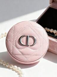 Dior Espejo compacto de cuero rosa, espejo de maquillaje, espejo cosmético de doble cara - Calidad genuina de mostrador, espejo de maquillaje portátil con logotipo plateado, se puede colocar en el bolso, un regalo para mujeres y entusiastas del maquillaje