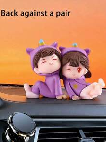 一对可爱的紫色情侣车载摆件。非常适合装饰汽车仪表盘，为车内增添一丝创意。 - 情侶公仔 - 查看 7