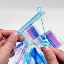 40支雪花泡泡棒，无需加水，冬季主题设计，适合作为礼物、活动、派对礼品（4种随机颜色） - 彩色 - 查看 4