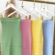 Saia Feminina Mídi Tricot Modal Canelada Com Fendas - Amarelo - Visão 2