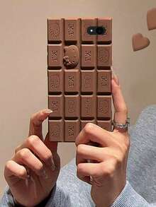 Sanrio 时尚创意Hello Kitty手机壳，三丽鸥动画，Kitty，KT，亲肤磁吸手机壳，兼容苹果17系列、11/12/12 Pro、13/14/15、13 Pro/14 Pro/15 Pro，防震保护壳，也适用于12 Pro Max/13 Pro Max/14 Pro Max/15 Pro Max、16、16 Pro、16 Pro Max，巧克力KT，情人节、开斋节、情侣款 - 棕色 - 查看 6