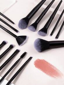 17pcs Travel Portable Makeup Brush Set - Full Face Multi-Purpose Brush Set + Flocked Triangle Makeup Sponge + Large Capacity Zipper Pouch, All-In-One Makeup Tools,Giveaways,Professional Makeup Brushes,Complete Makeup Set - Black - View 7