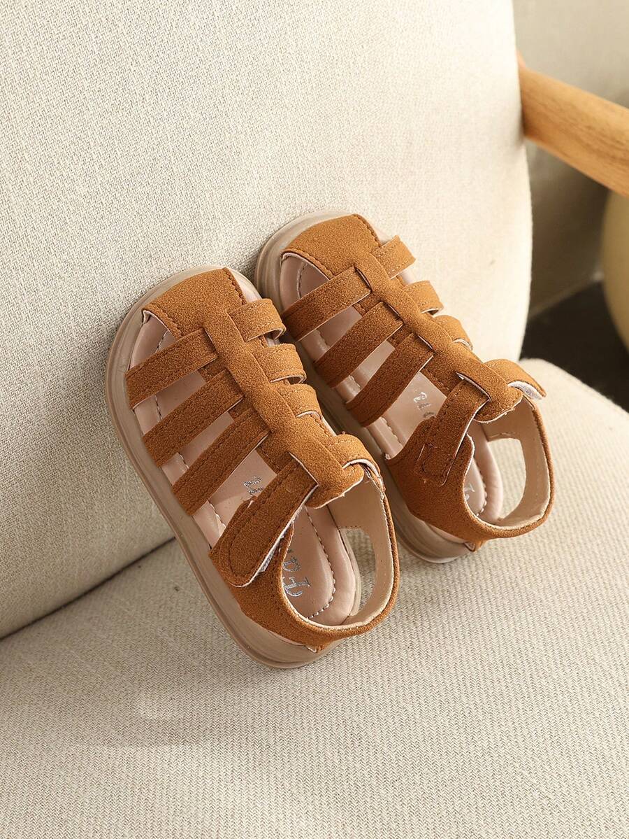 1双儿童凉鞋，PU鞋面，防滑鞋底，魔术贴搭扣