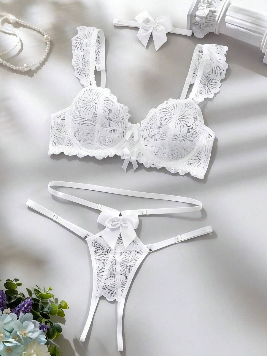 Bộ đồ lót ren trắng 2 món, lớp ren phủ ngoài tinh tế, cổ áo xếp nếp và điểm nhấn nơ tạo vẻ ngọt ngào và gợi cảm, dây đeo có thể điều chỉnh phù hợp với nhiều kích cỡ vòng ngực, thiết kế ren xuyên thấu tôn lên những đường cong quyến rũ, màu trắng tinh khiết hở da tạo nên vẻ lãng mạn kiểu Pháp đầy cuốn hút. - trắng - Xem 1