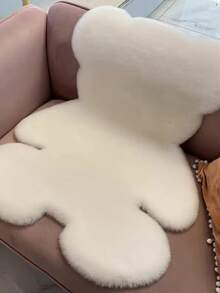 1 件可爱小熊毛绒地毯，适合卧室改造，时尚床边地毯，尺寸不规则，裁剪可能存在 1-5 厘米的误差。可爱小熊造型装饰地毯，卧室装饰，小地毯，地毯，家居装饰，客厅地毯，卧室地毯，可水洗地毯，羊毛地毯，秋冬季地毯，厚绒/绒面。 - 彩色 - 查看 4