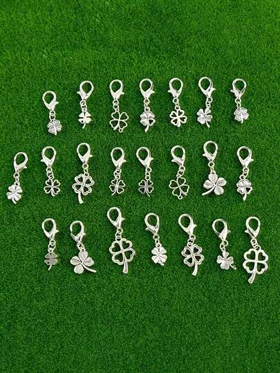 22 pezzi Portachiavi a quadrifoglio | Ciondolo a quattro e singola foglia con moschettone, in lega di zinco color grigio argento, ideale per Capodanno, compleanni, regali di Natale, bomboniere, confezioni regalo per mamma, papà, laurea e insegnanti