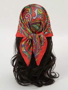 1条女士佩斯利印花丝滑面料头巾，可作头巾或围巾，适合日常使用。