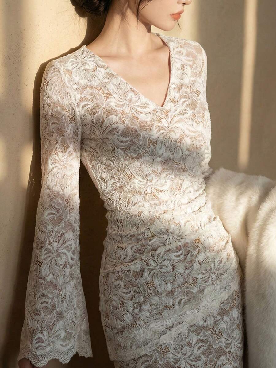 优雅蕾丝喇叭袖派对美人鱼连衣裙 浪漫法式V领夏季连衣裙 女士修身情人节服装 春季服装 婚礼宾客伴娘礼服 - 杏色 - 查看 1