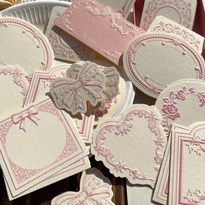 30pcs Vintage Embossed Thick Kraft Paper Memo Pad, Floral & Bow Decor Border, Ins Style, Suitable For Note Taking, Diary Decoration, Lace Edge Stationery, Back To School Craft Paper, Valentine's Day Gift