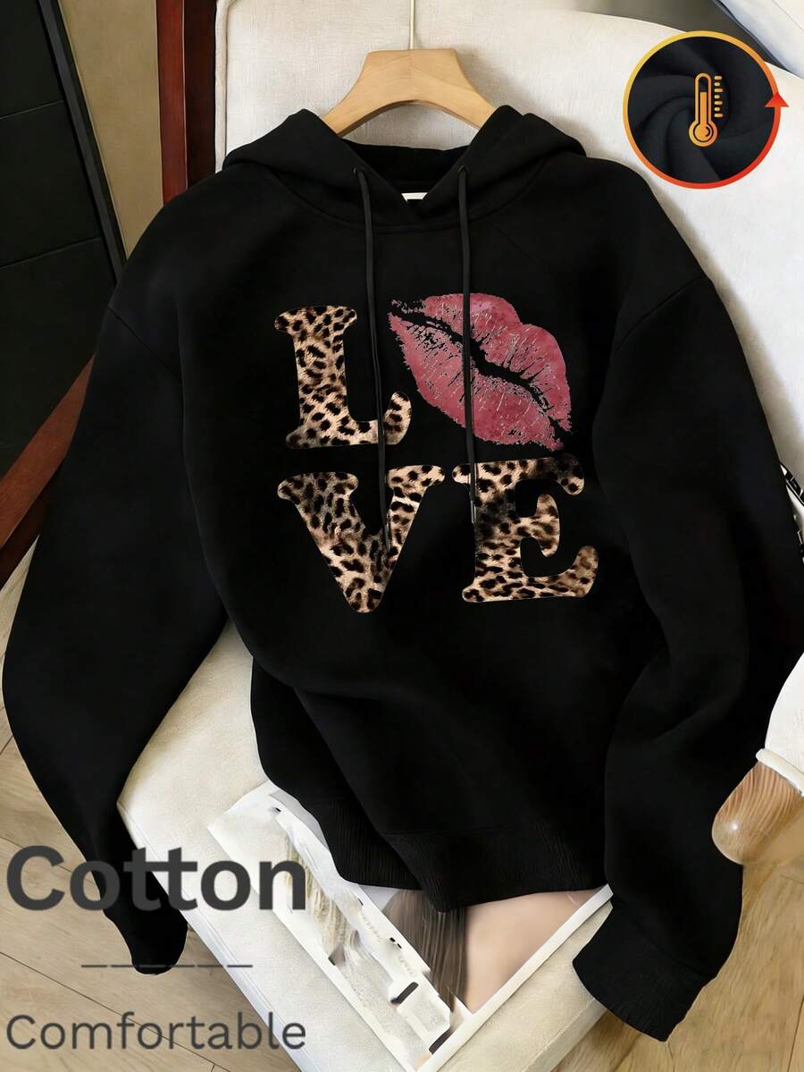 A And Valiant！豹纹爱心卫衣，经典黑色，百搭单品，“LOVE”字母豹纹印花搭配红唇图案，酷炫甜美~ 连帽设计，宽松舒适，填充面料，秋冬季超大版型，适合各种体型，可搭配牛仔裤、紧身裤，打造休闲街头风或约会造型，时尚女式卫衣！ - 黑色 - 查看 1